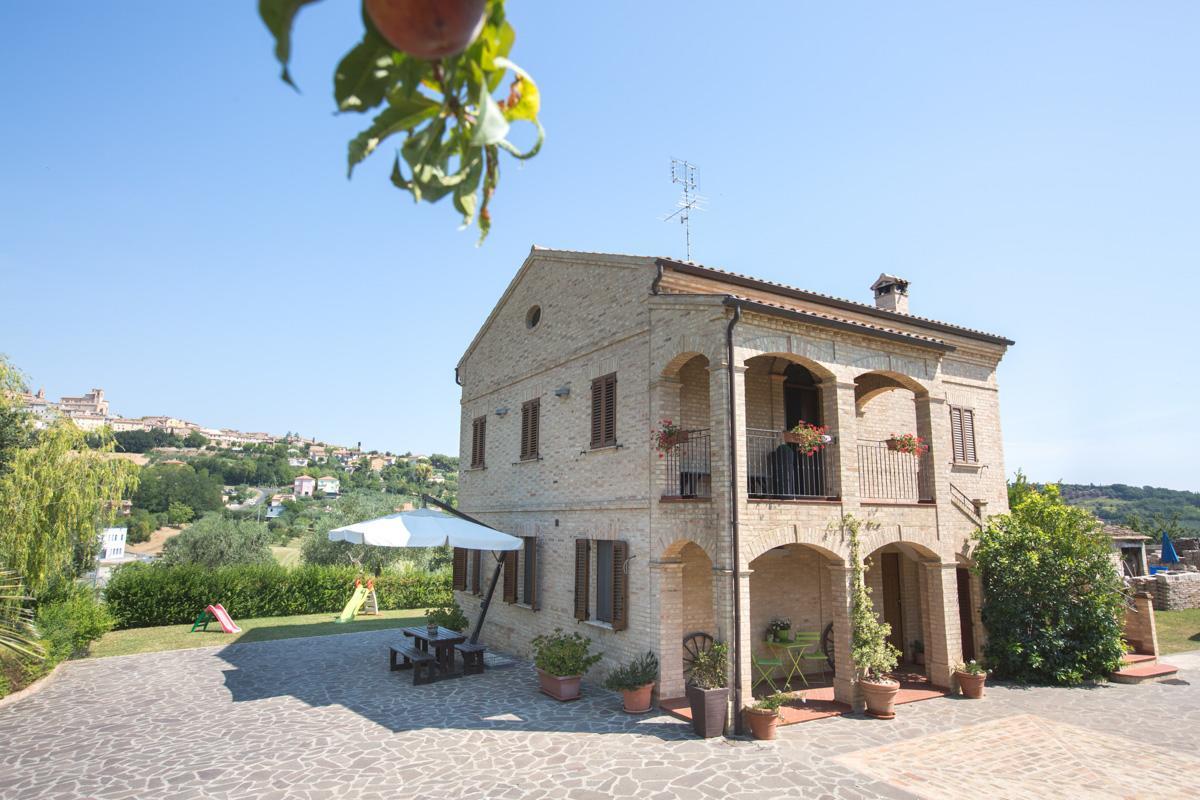 צ'יביטאנובה מארקה Bed And Breakfast Aratro & Rosmarino מראה חיצוני תמונה